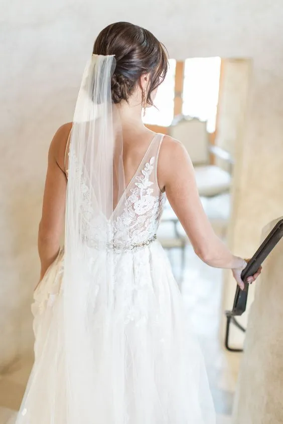 A line V-neckline Lace Wedding Dress