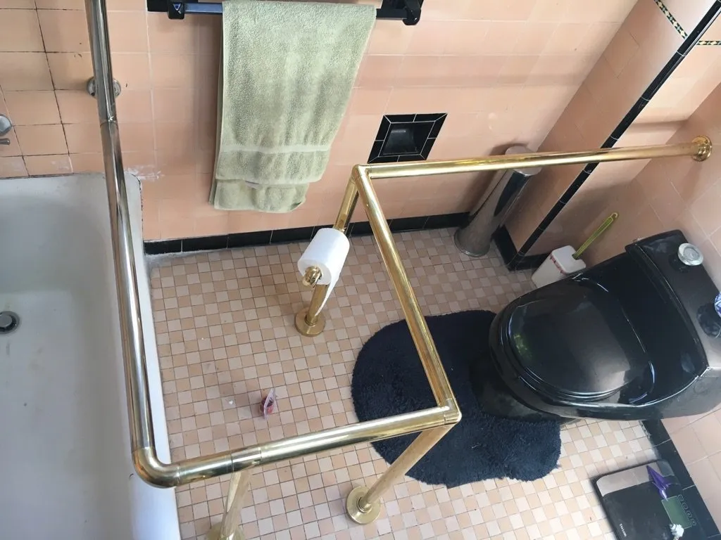 Cast Floor Cover for 1-1/2" Tubing