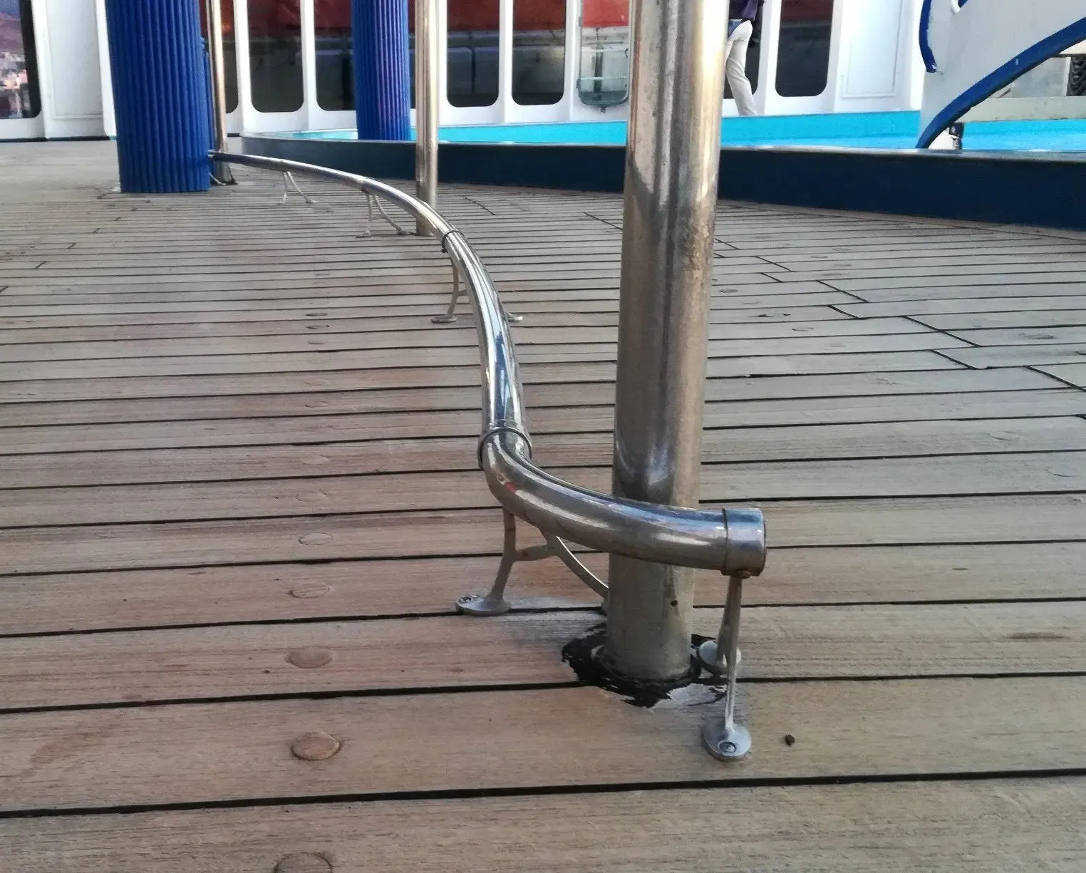 Floor-Mount Bracket for 2" Tubing