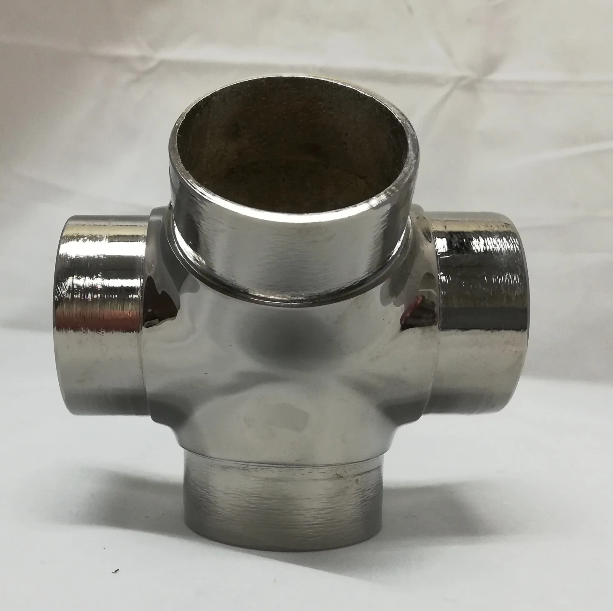 Flush 135° Side Outlet Tee for 1-1/2" Tubing