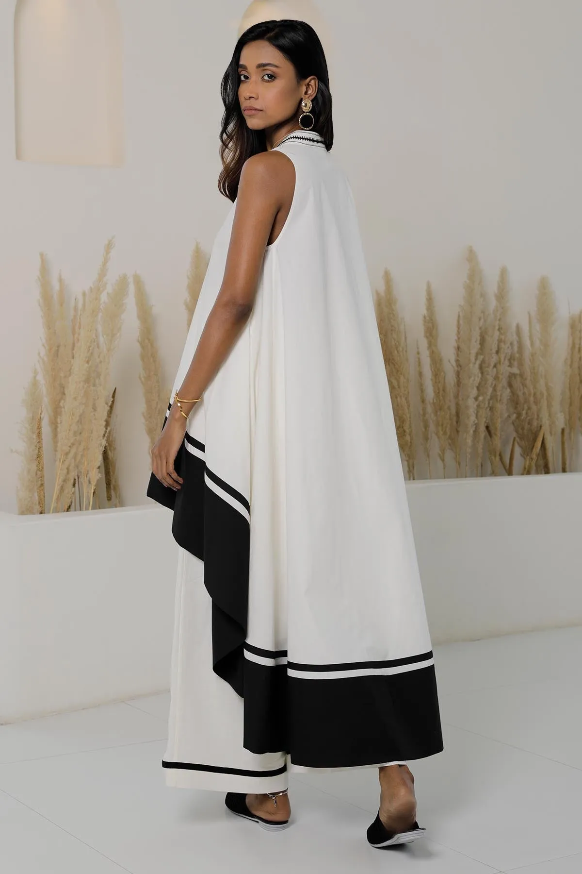 Shiro Kuro Sleeveless High Low Tunic
